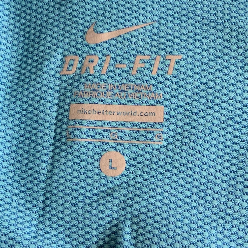 Nike Dri-Fit TShirt. .133 - Picture 3 of 4